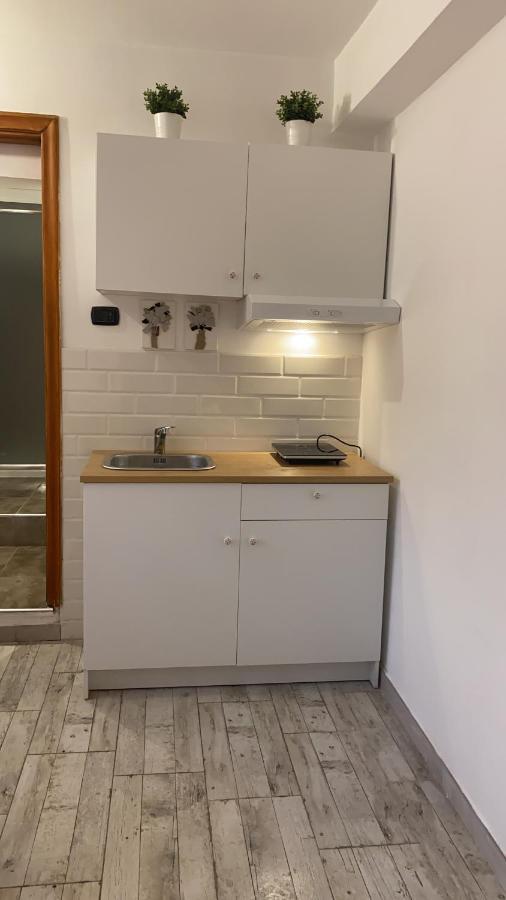 Apartamento Tabor 2 Garden & Parking Nápoles Exterior foto